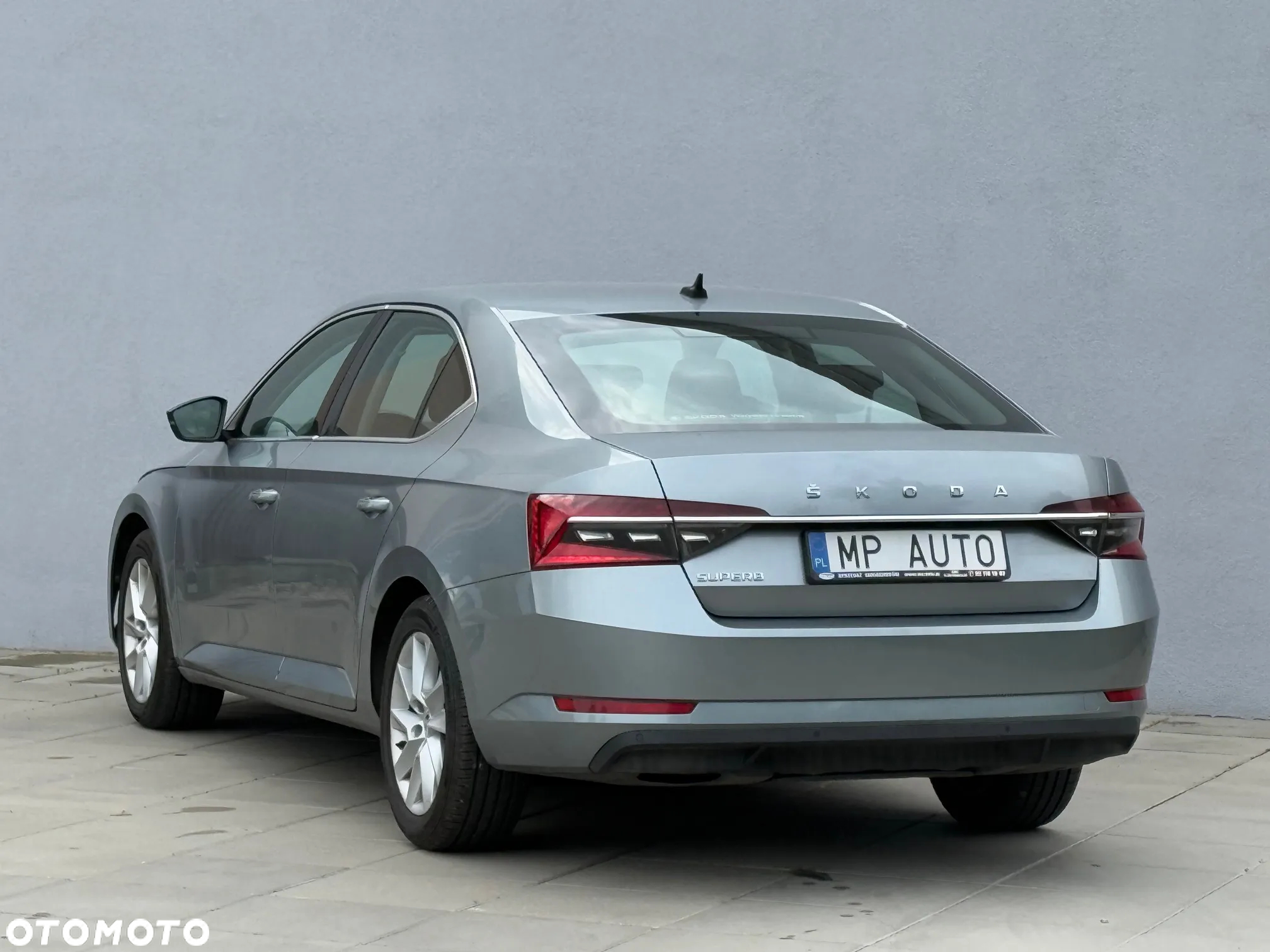 Skoda Superb 2.0 TDI SCR Ambition DSG - 4