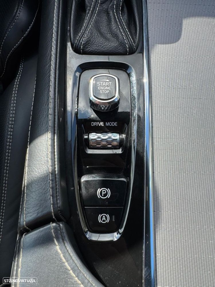 Volvo XC 90 2.0 D4 R-Design - 36