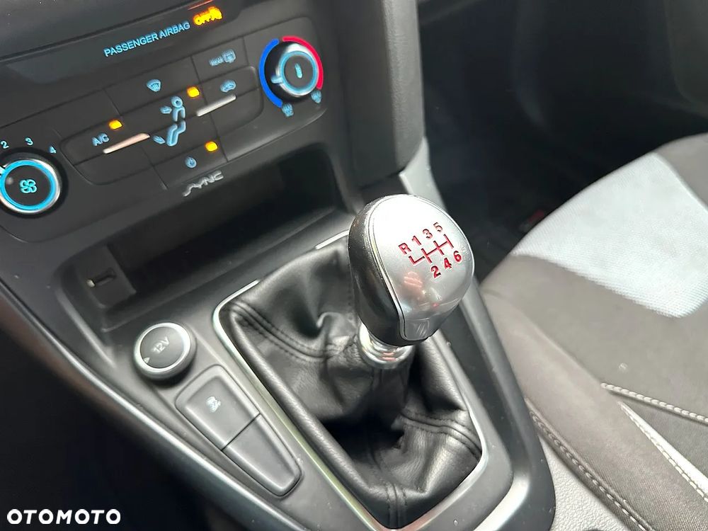 Ford Focus 2.0 EcoBoost ST - 17