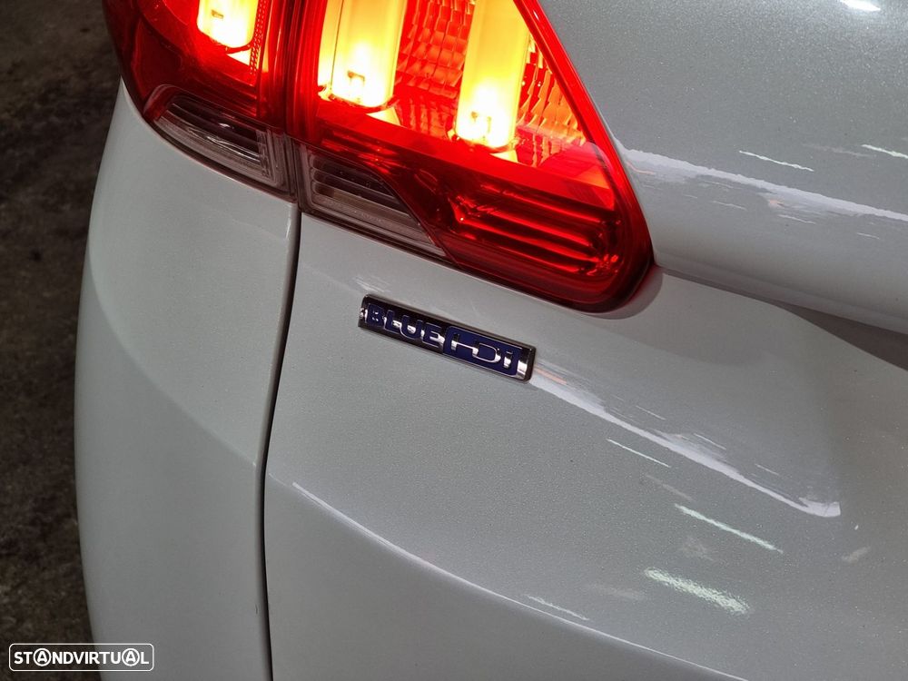 Peugeot 2008 1.6 BlueHDi Allure - 22