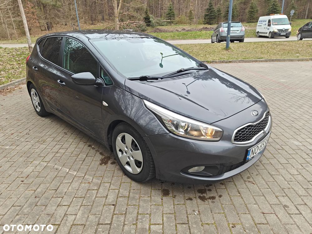 Kia Ceed - 10