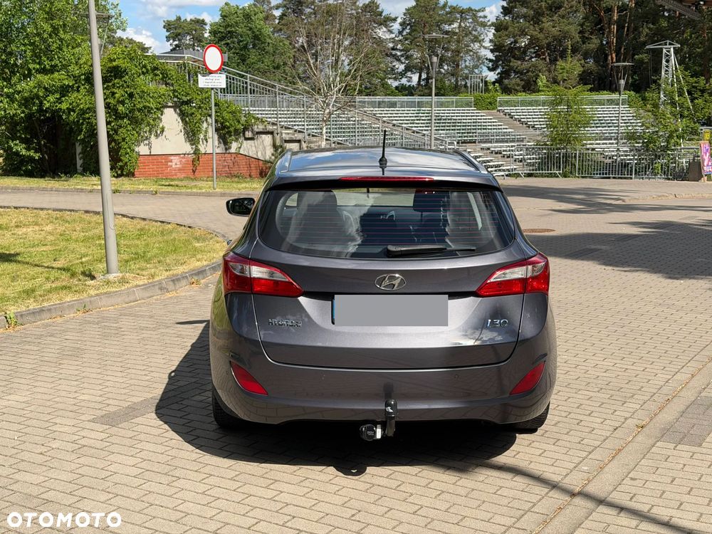 Hyundai i30 blue 1.6 CRDi Trend - 14
