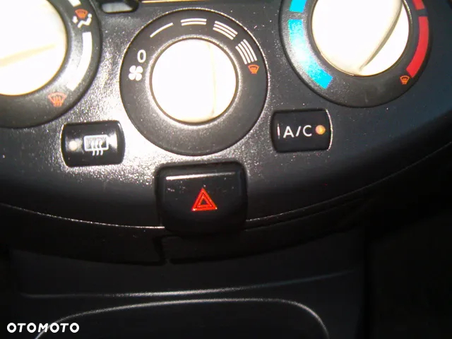 Nissan Micra - 24