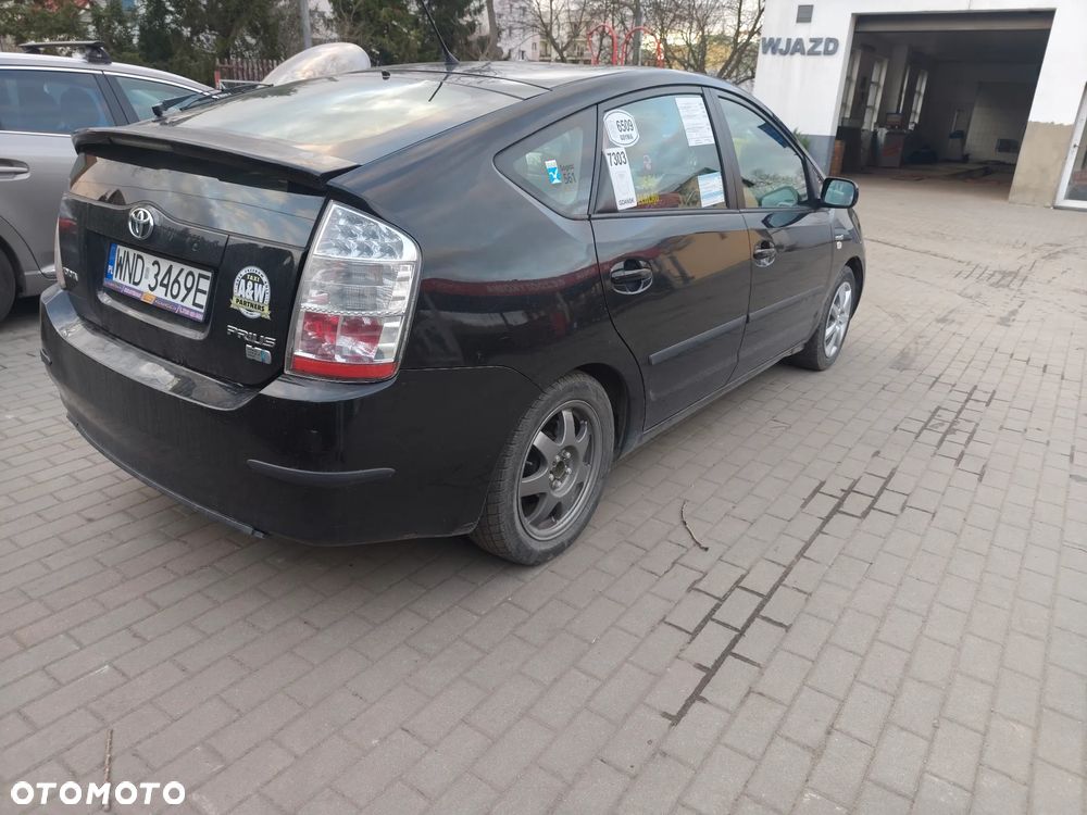 Toyota Prius - 3