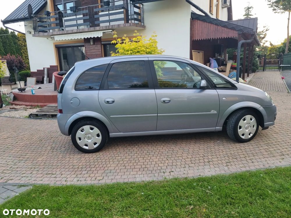 Opel Meriva 1.6 Cosmo - 17