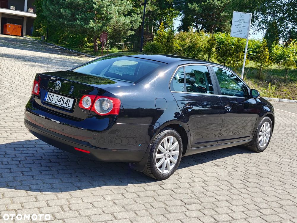 Volkswagen Jetta 1.4 TSI Comfortline - 12