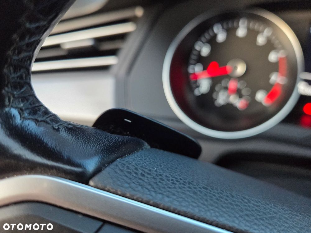 Volkswagen Passat 1.5 TSI EVO Essence DSG - 28