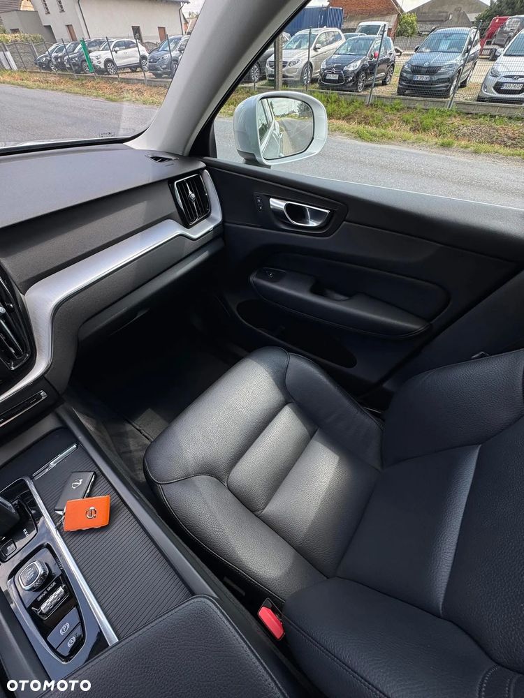Volvo XC 60 B4 D Geartronic Momentum Pro - 14