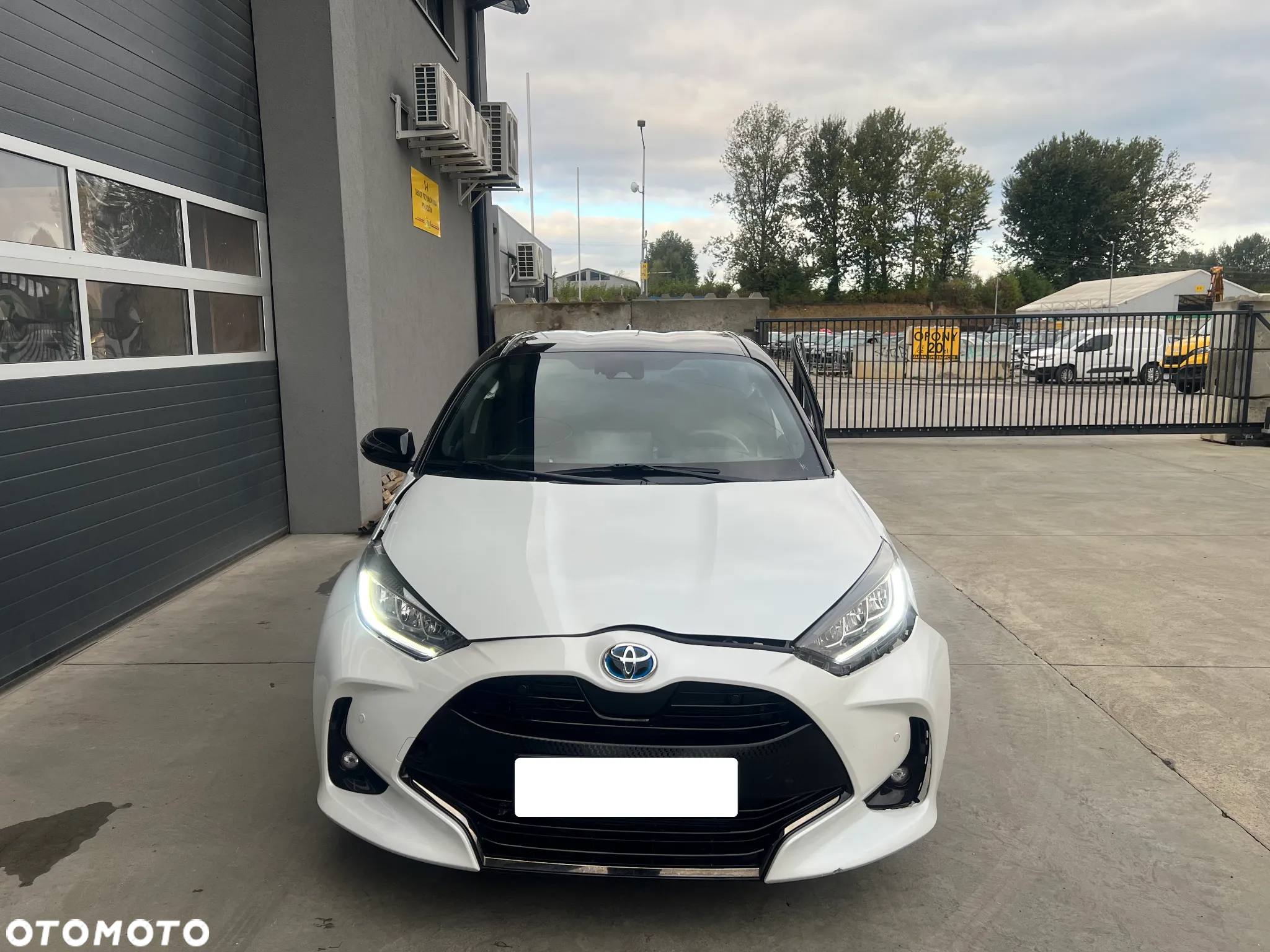 Toyota Yaris Hybrid 1.5 Style - 8