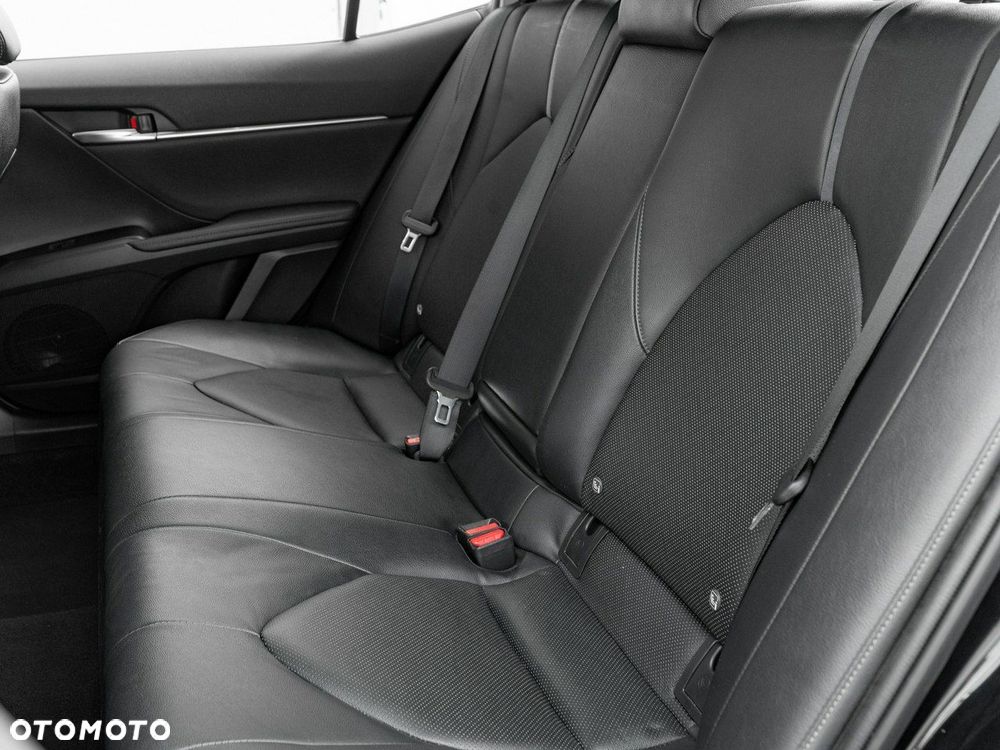Toyota Camry - 28