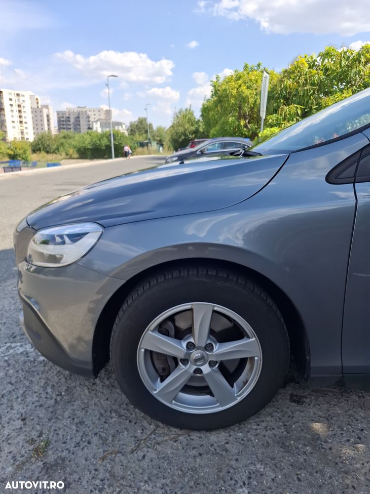 Volvo V40 T3 Aut. Momentum - 19