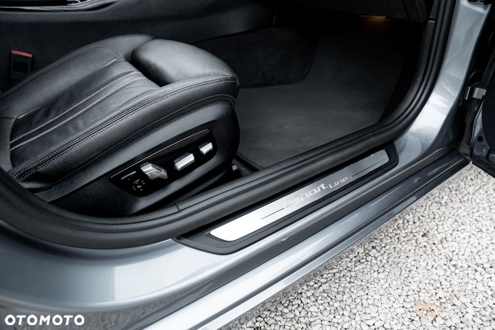 BMW Seria 5 520d xDrive Sport Line sport - 26