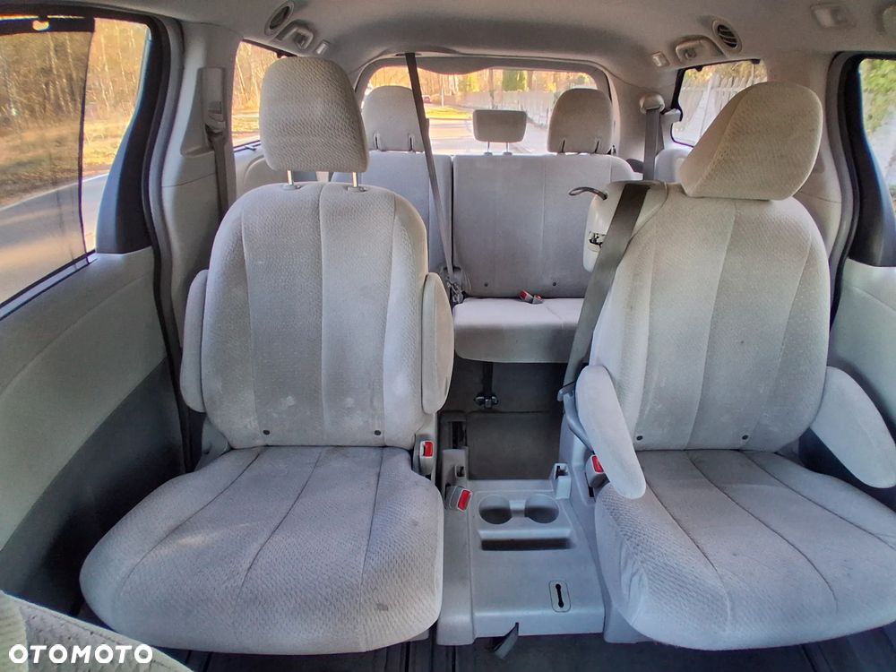 Toyota Sienna 3.5 V6 - 19
