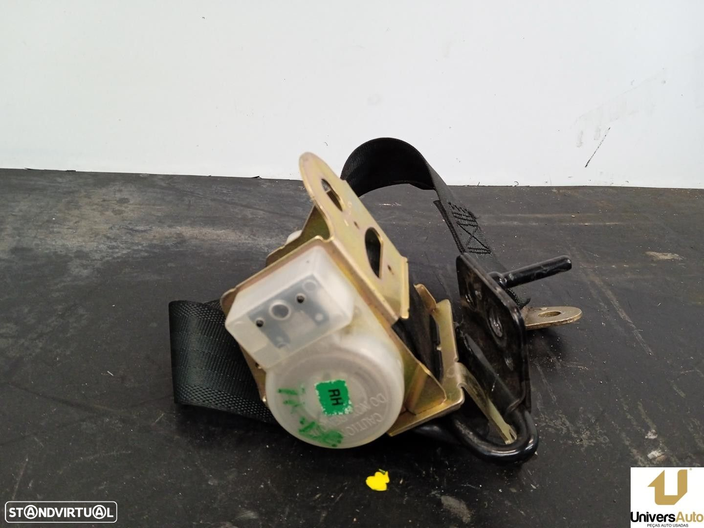 CINTO SEGURANÇA TRASEIRO DIREITO HYUNDAI COUPE 2000 -8982027200 - 3