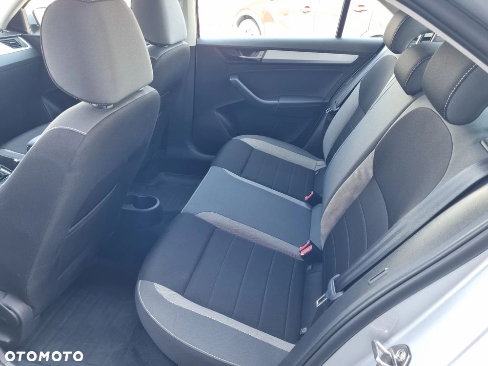 Skoda RAPID 1.0 TSI Ambition - 16