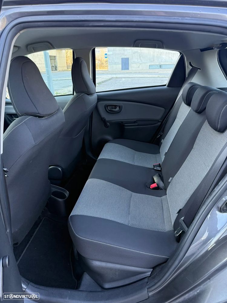 Toyota Yaris 1.5 HSD Comfort+P.Techno - 7