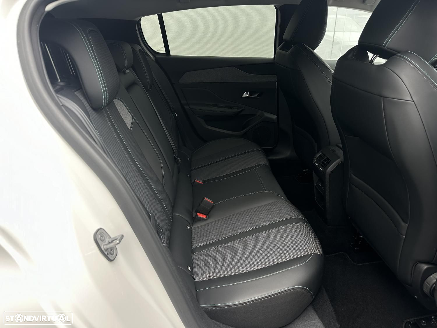 Peugeot 308 1.5 BlueHDi Allure Pack - 27