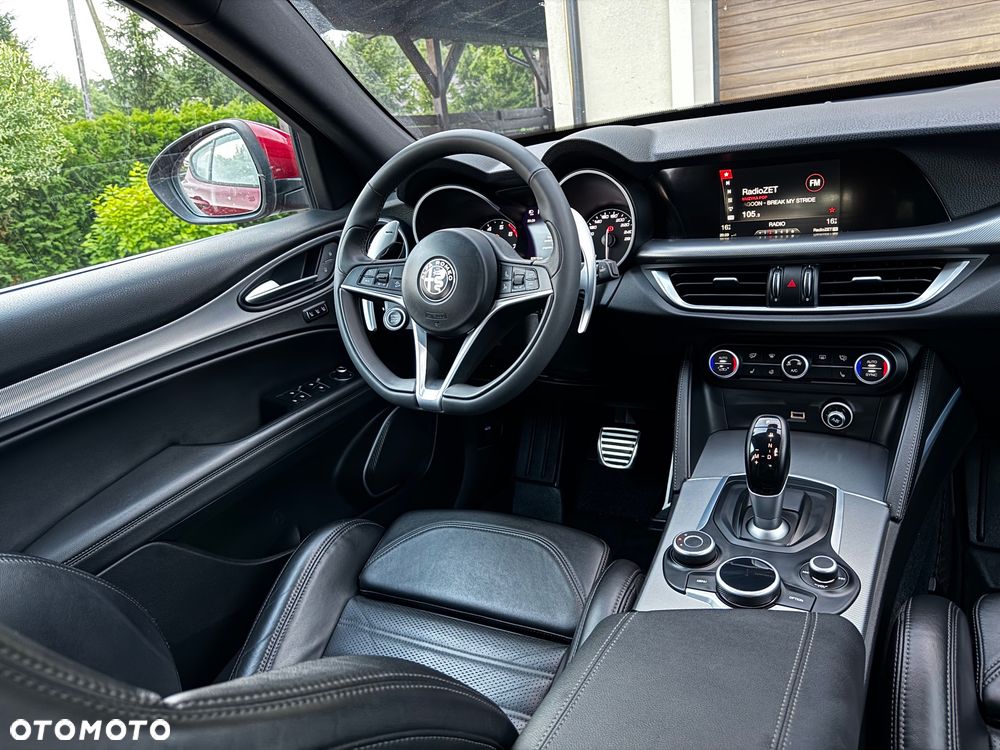 Alfa Romeo Stelvio - 17