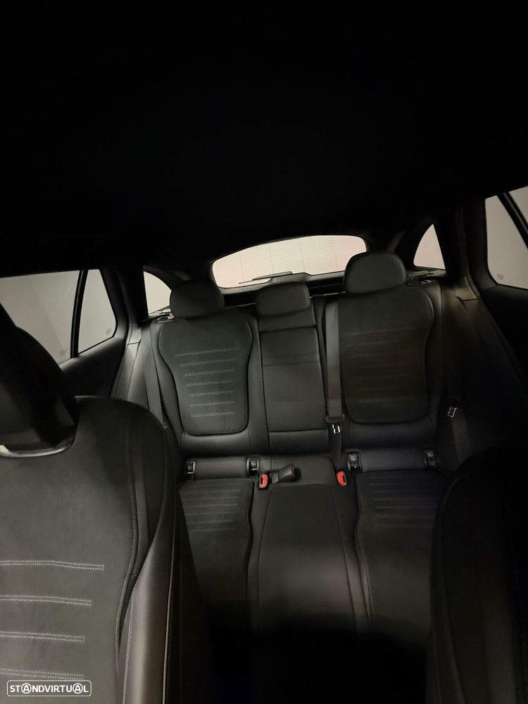 Mercedes-Benz C 300 e T 9G-TRONIC AMG Line - 12