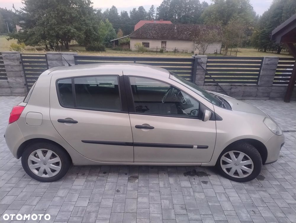 Renault Clio 1.2 16V Exception - 8