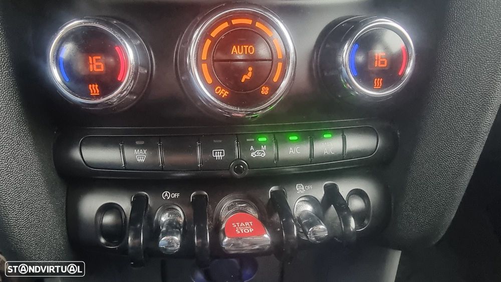 MINI 5 Portas Cooper D Auto - 14