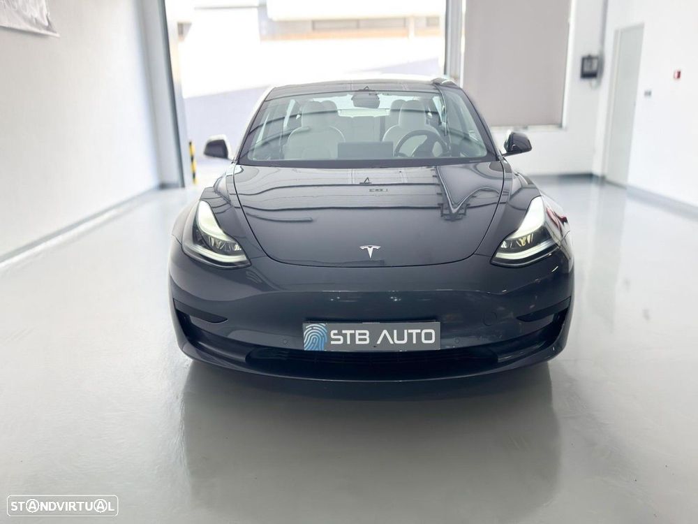 Tesla Model 3 - 12