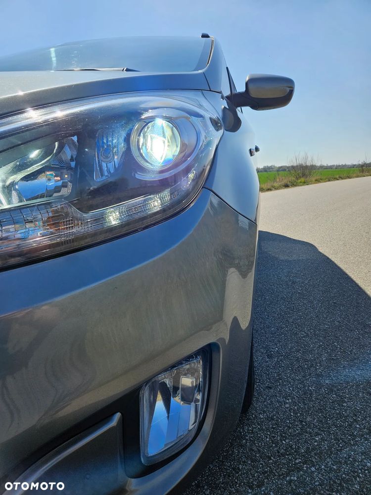 Kia Carens 1.7 CRDi M - 13