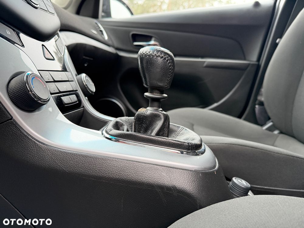 Chevrolet Cruze - 23