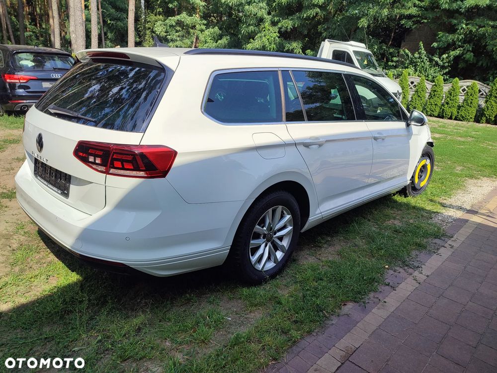 Volkswagen Passat Variant 2.0 TDI SCR DSG Business - 4