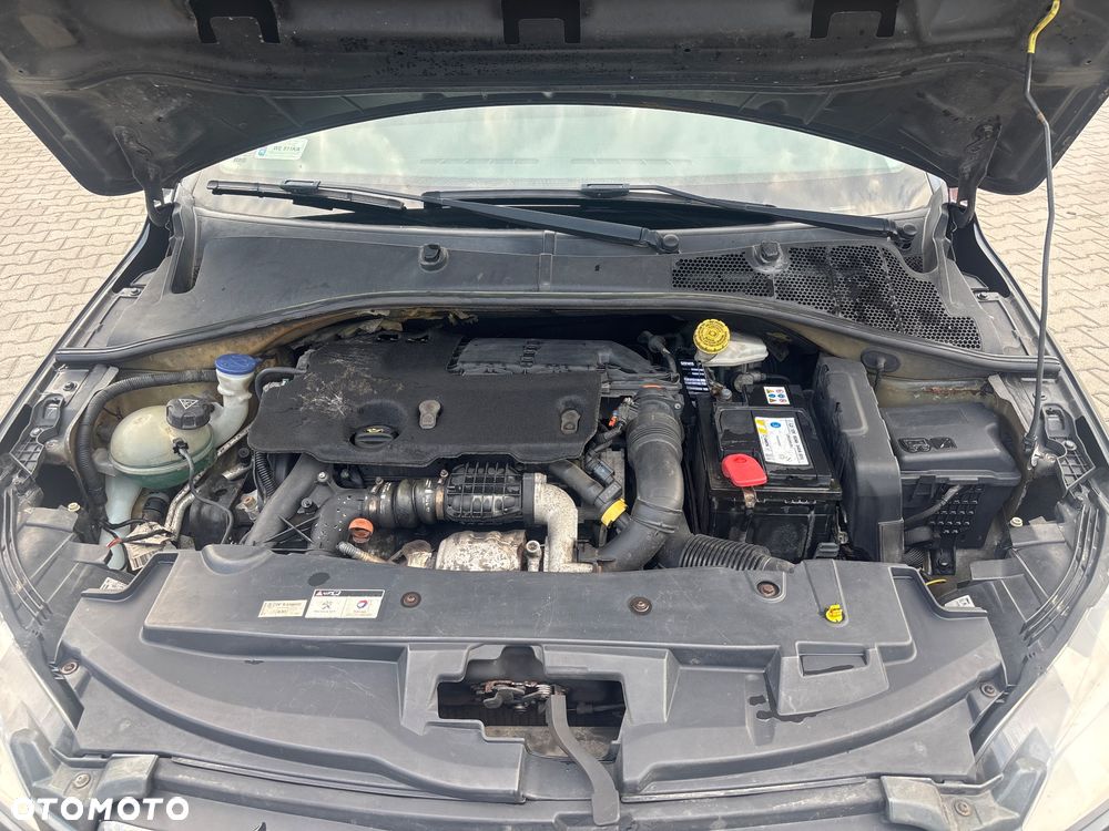 Peugeot 301 1.6 HDi Allure - 12