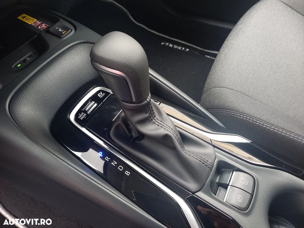 Toyota Corolla Sedan 1.8 HSD Eco - 20