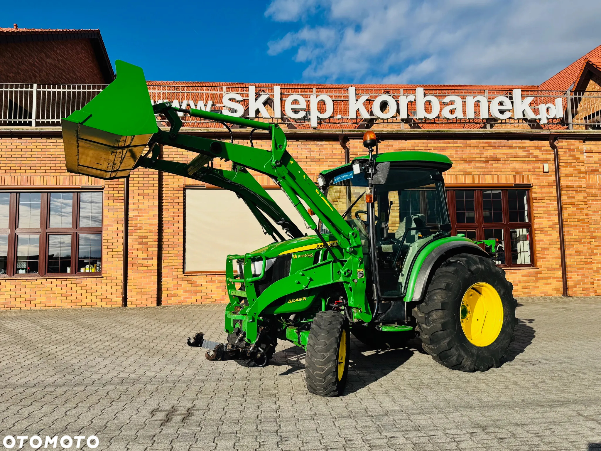John Deere Seria R 4049R Dostępny od ręki w stanie idealnym - 12