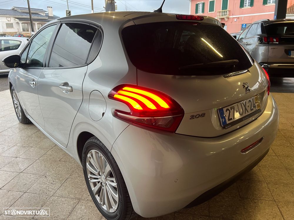 Peugeot 208 1.2 PureTech Style - 22