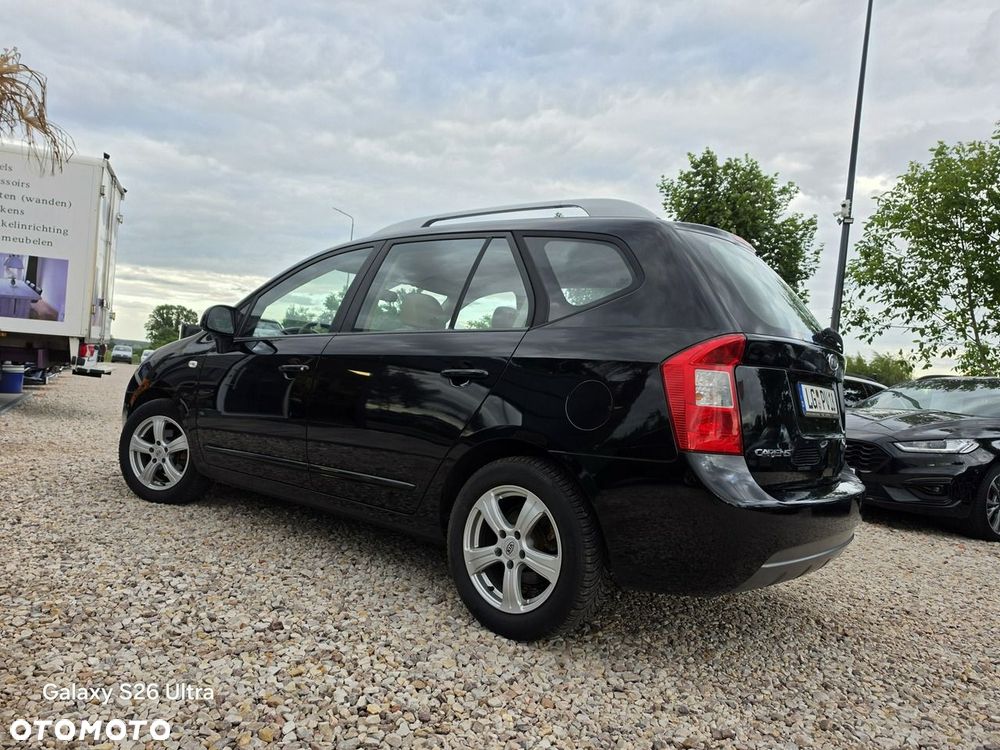 Kia Carens - 12