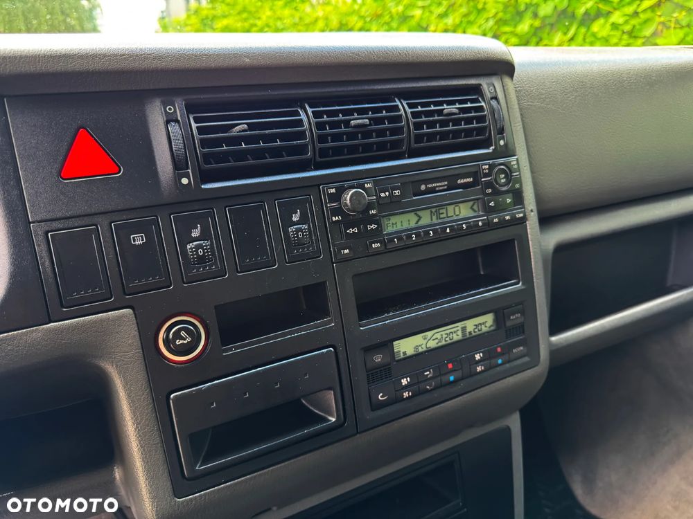 Volkswagen Caravelle - 20