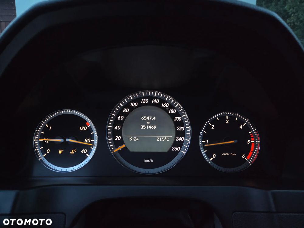 Mercedes-Benz Klasa C 220 CDI Elegance - 29