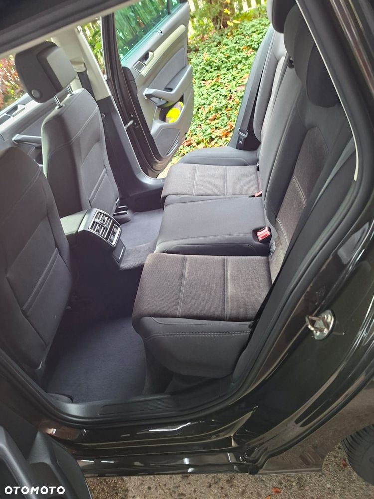 Volkswagen Passat - 15