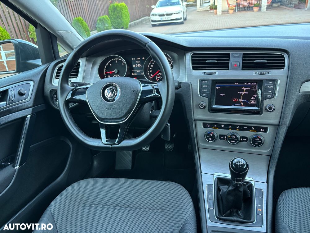 Volkswagen Golf 1.6 TDI BlueMotion Comfortline - 21