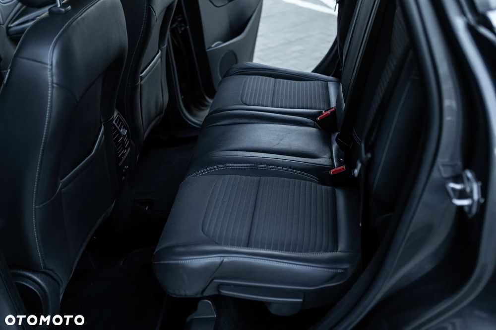 Ford Kuga - 38