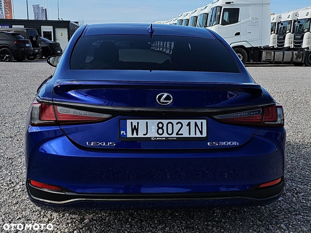 Lexus ES 300h F Sport - 6