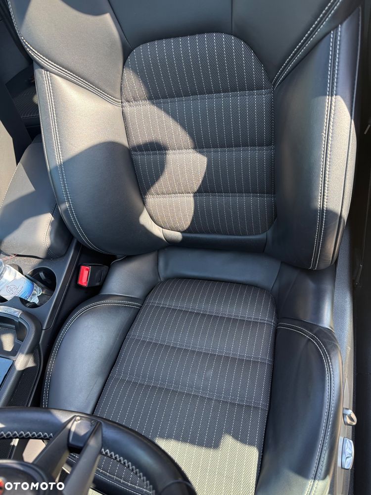 Porsche Macan T - 27