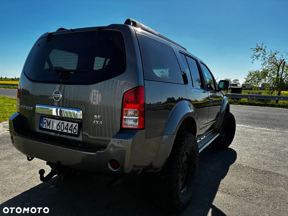 Nissan Pathfinder 2.5 dCi SE - 4