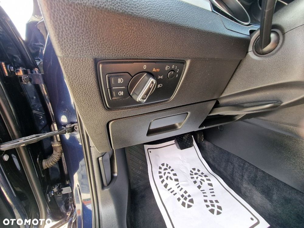 Volkswagen Passat Variant - 12