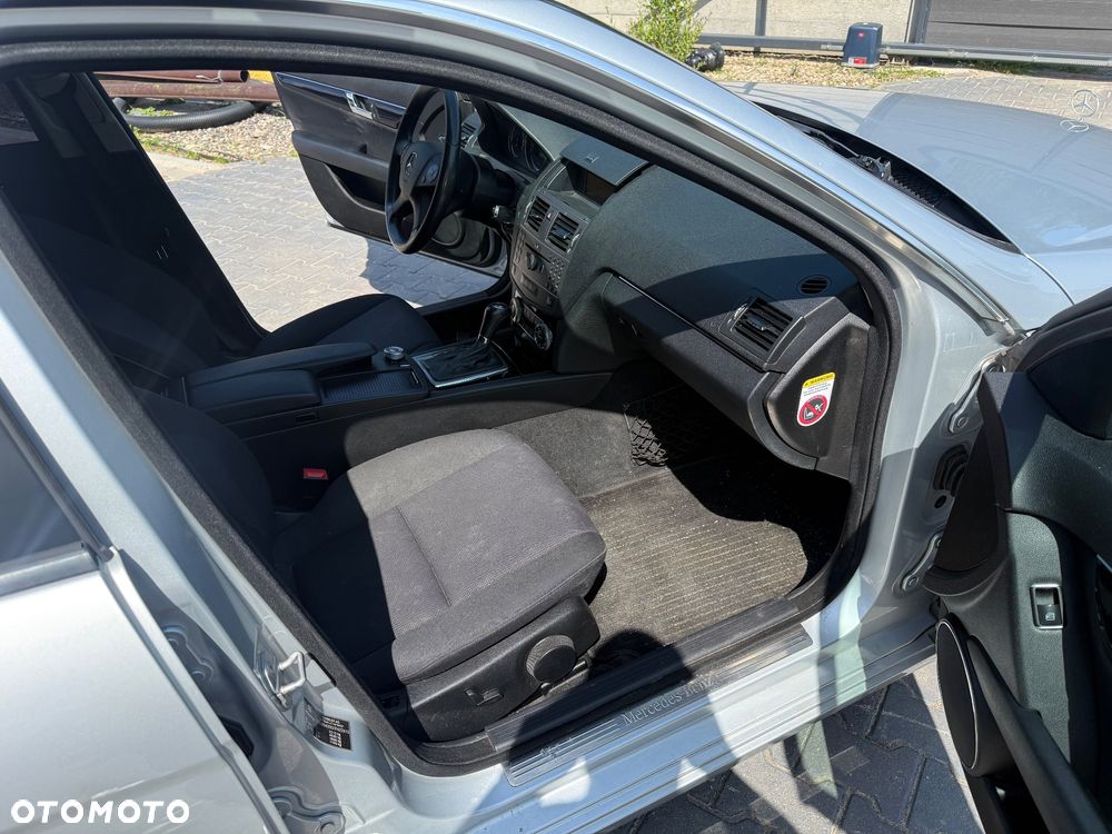 Mercedes-Benz Klasa C 250 T CDI DPF Automatik BlueEFFICIENCY - 13