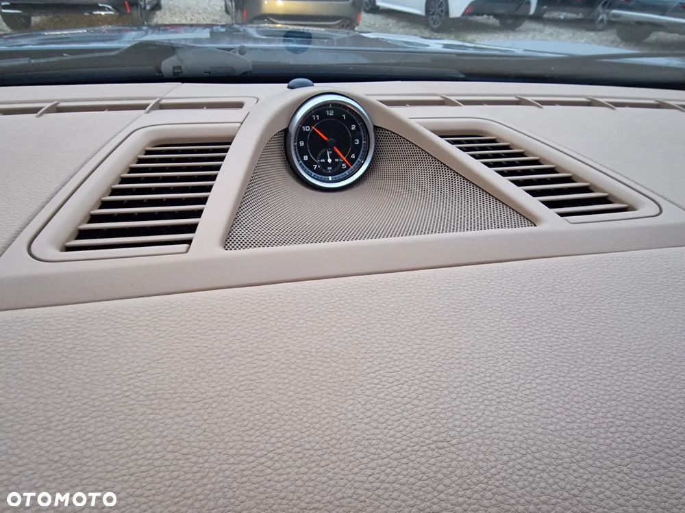 Porsche Panamera - 31
