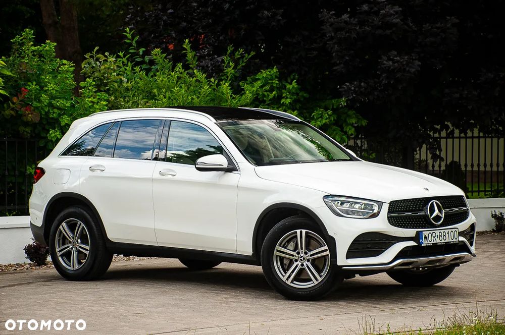 Mercedes-Benz GLC 300 4Matic 9G-TRONIC AMG Line - 9