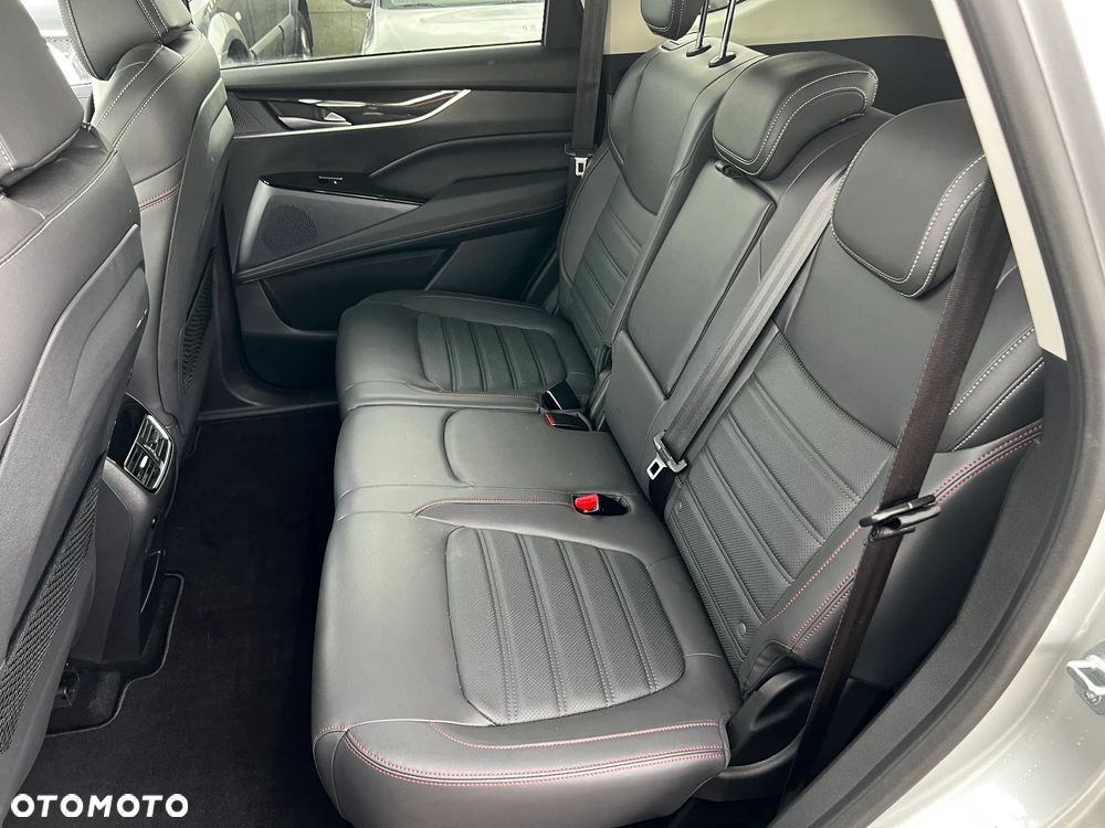 Maxus Euniq 6 - 27