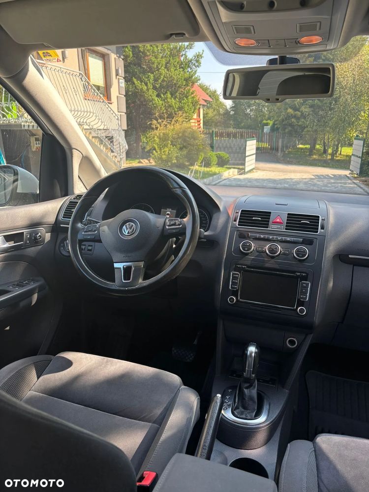 Volkswagen Touran 2.0 TDI DPF Highline DSG - 9