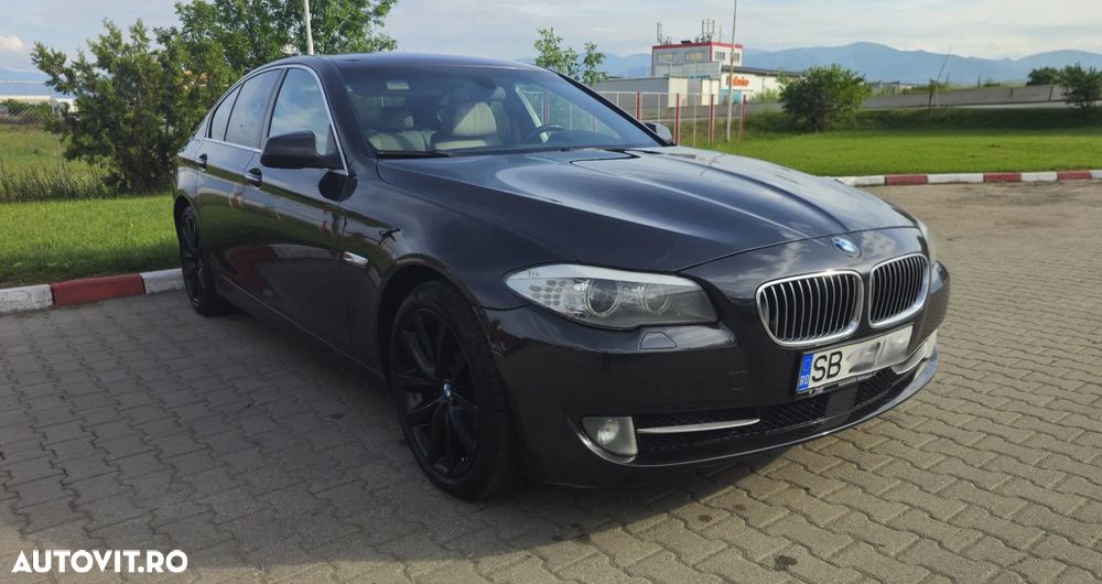 BMW Seria 5 530d xDrive - 9