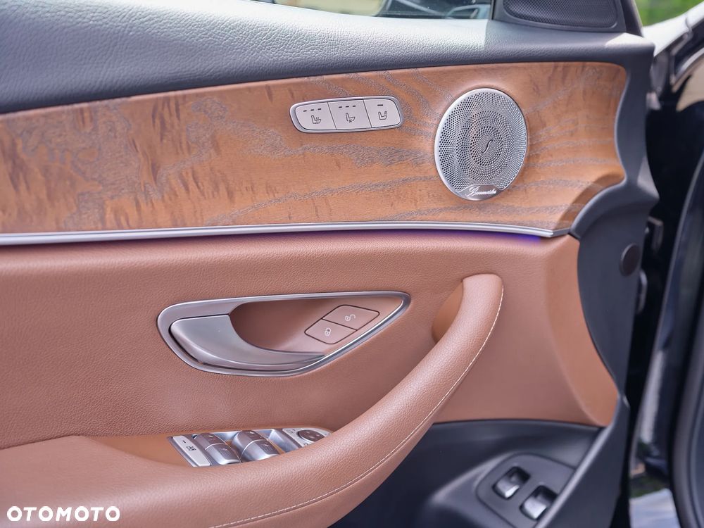 Mercedes-Benz Klasa E 220 d 9G-TRONIC - 29